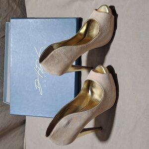 Woman's high heel shoes